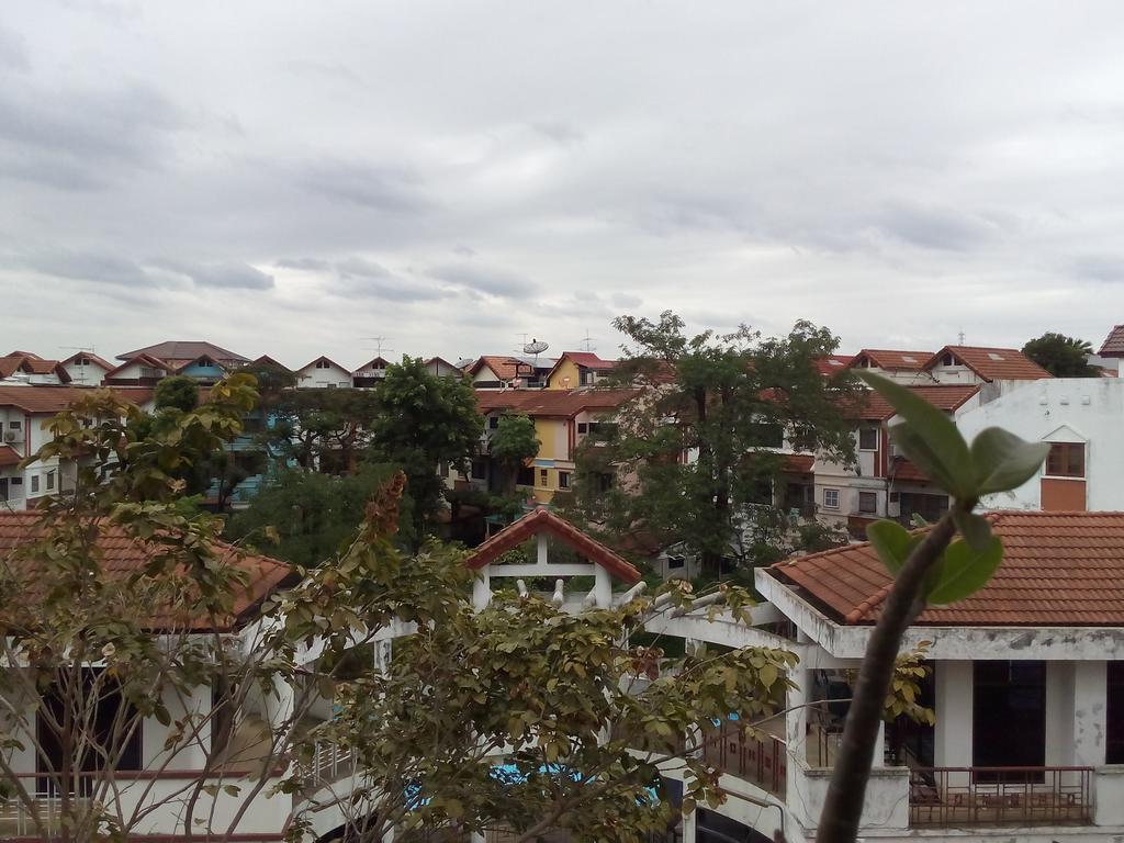 A Joy House - Kaset Nawamin City Bangkok Ngoại thất bức ảnh