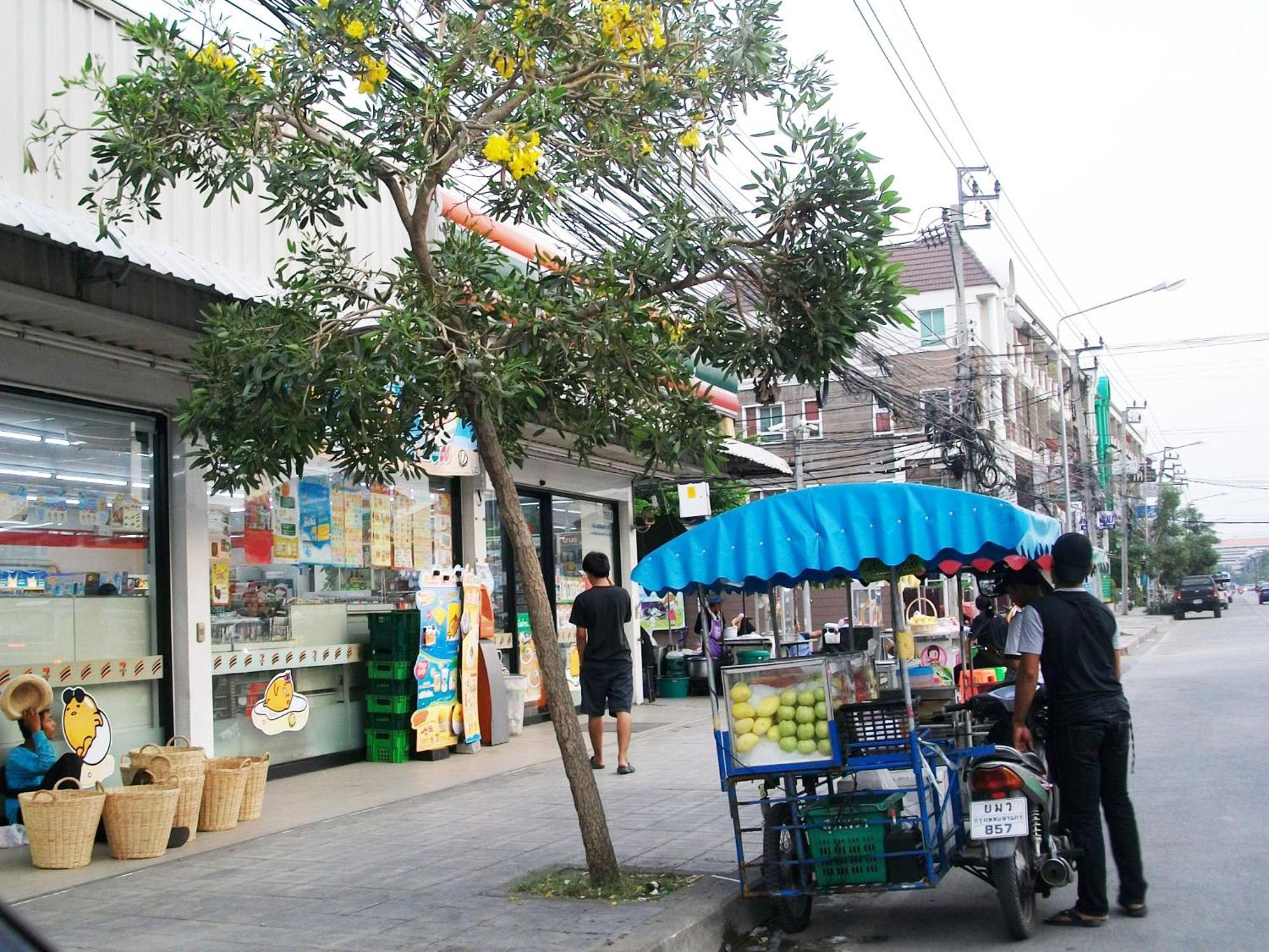 A Joy House - Kaset Nawamin City Bangkok Ngoại thất bức ảnh