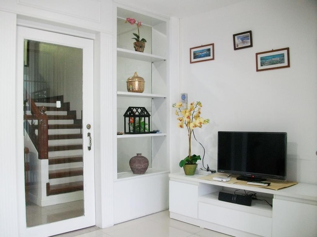 A Joy House - Kaset Nawamin City Bangkok Ngoại thất bức ảnh