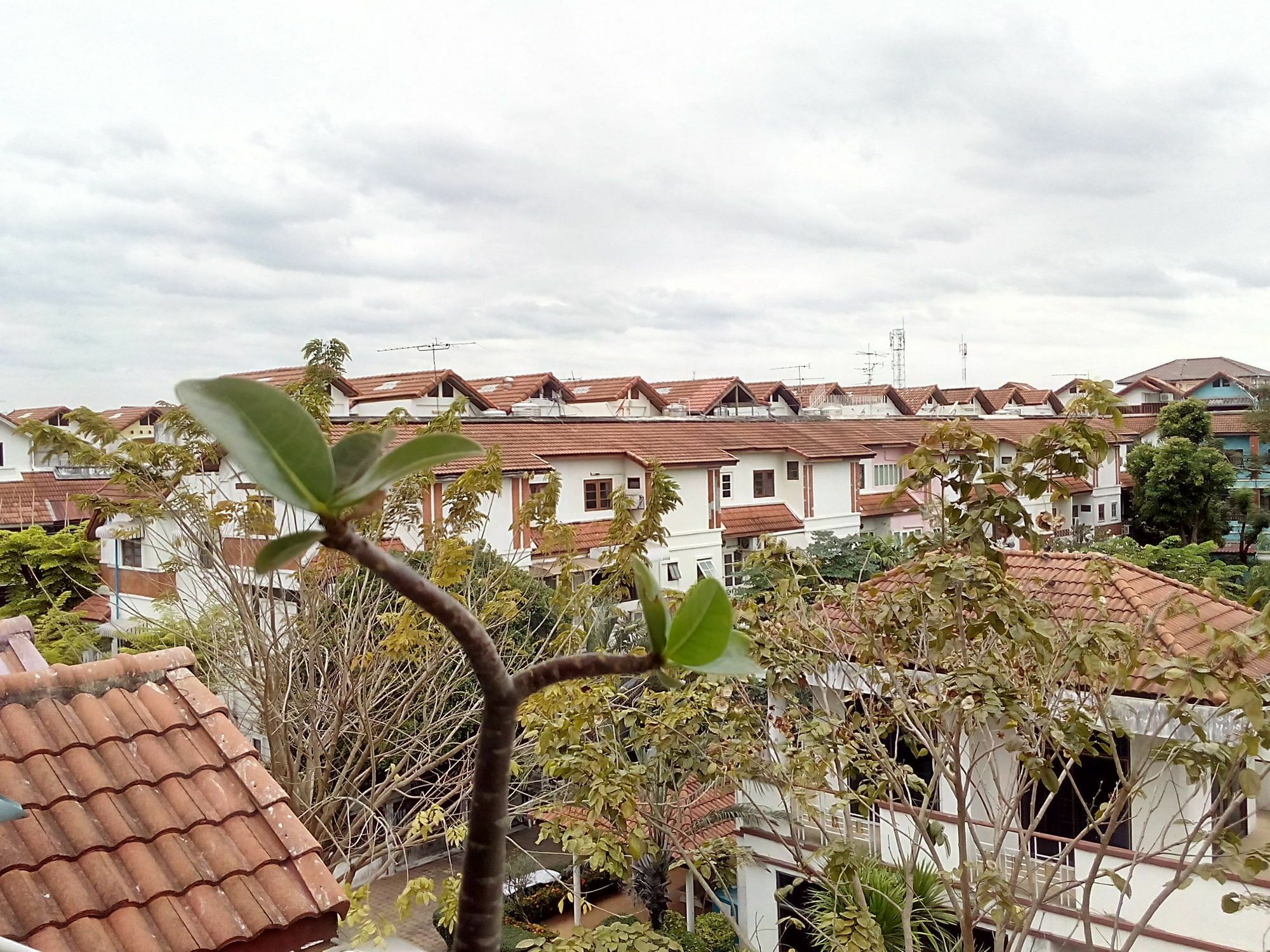 A Joy House - Kaset Nawamin City Bangkok Ngoại thất bức ảnh